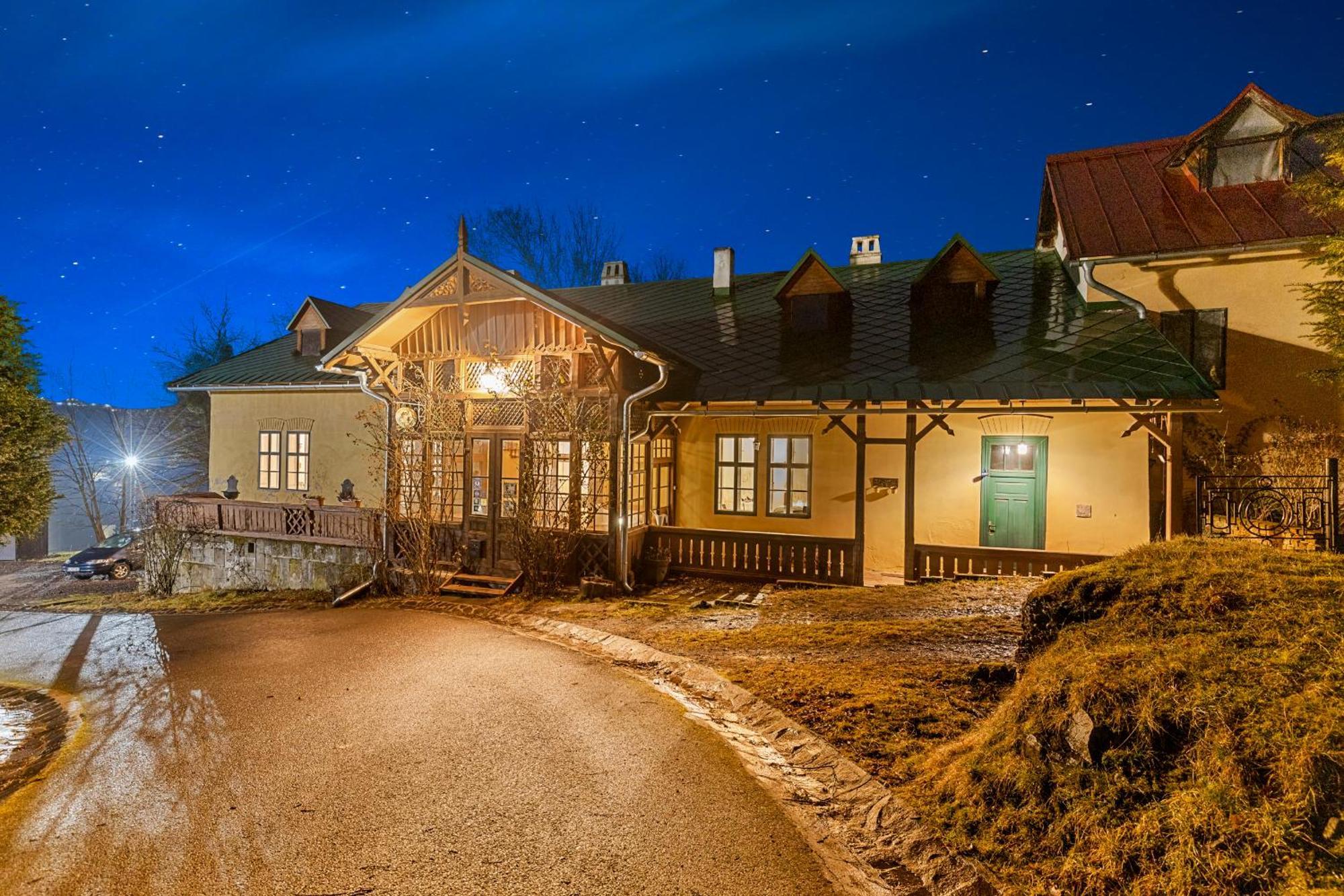 Sovi Dom- Historicke Apartmany Z 19 Storocia, 4Km Od Banskej Stiavnice Svätý Anton المظهر الخارجي الصورة