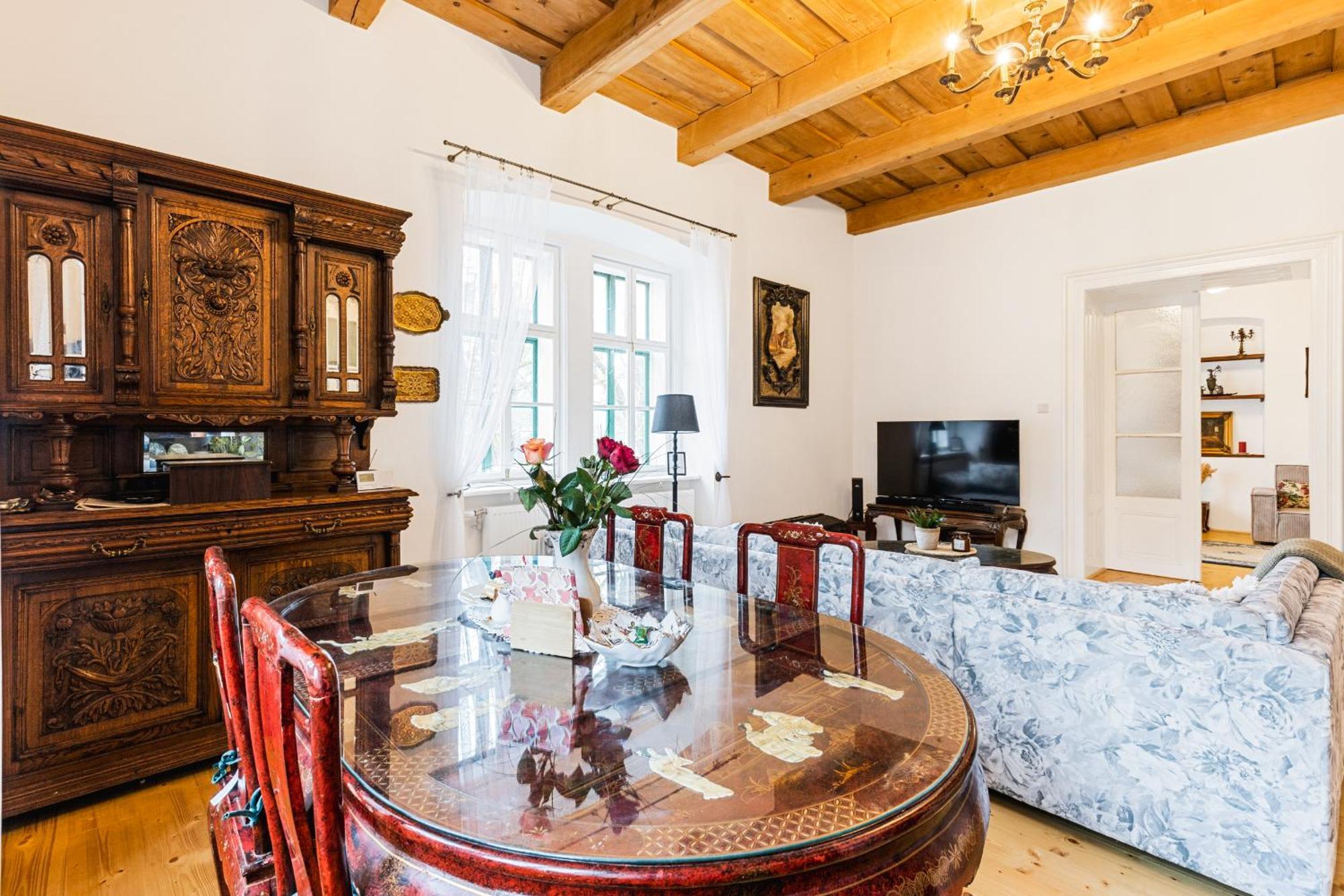 Sovi Dom- Historicke Apartmany Z 19 Storocia, 4Km Od Banskej Stiavnice Svätý Anton المظهر الخارجي الصورة