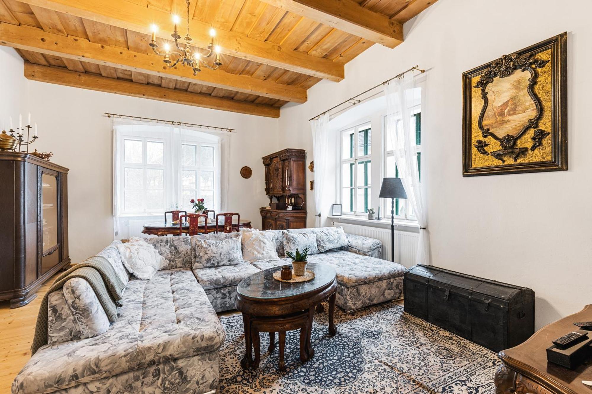 Sovi Dom- Historicke Apartmany Z 19 Storocia, 4Km Od Banskej Stiavnice Svätý Anton المظهر الخارجي الصورة