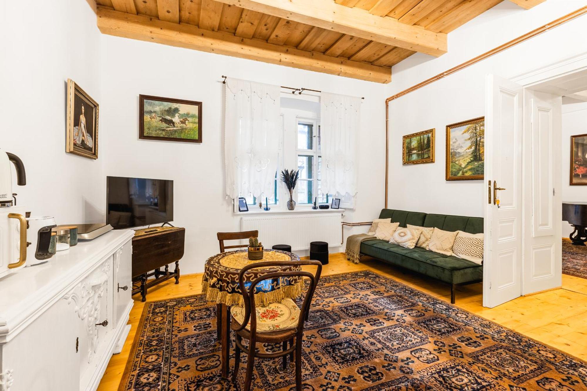 Sovi Dom- Historicke Apartmany Z 19 Storocia, 4Km Od Banskej Stiavnice Svätý Anton المظهر الخارجي الصورة