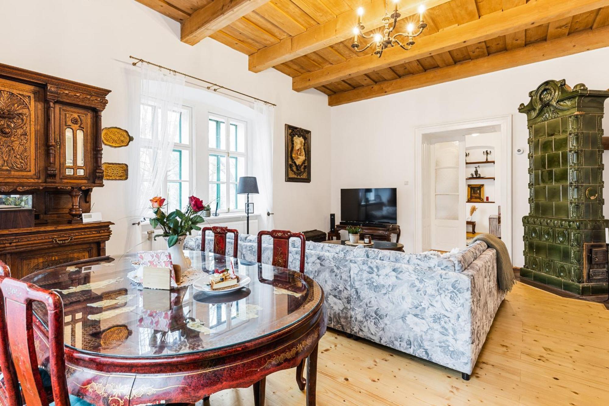 Sovi Dom- Historicke Apartmany Z 19 Storocia, 4Km Od Banskej Stiavnice Svätý Anton المظهر الخارجي الصورة